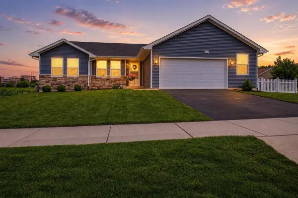 2215 Red Barn Lane, Beloit, WI 53511