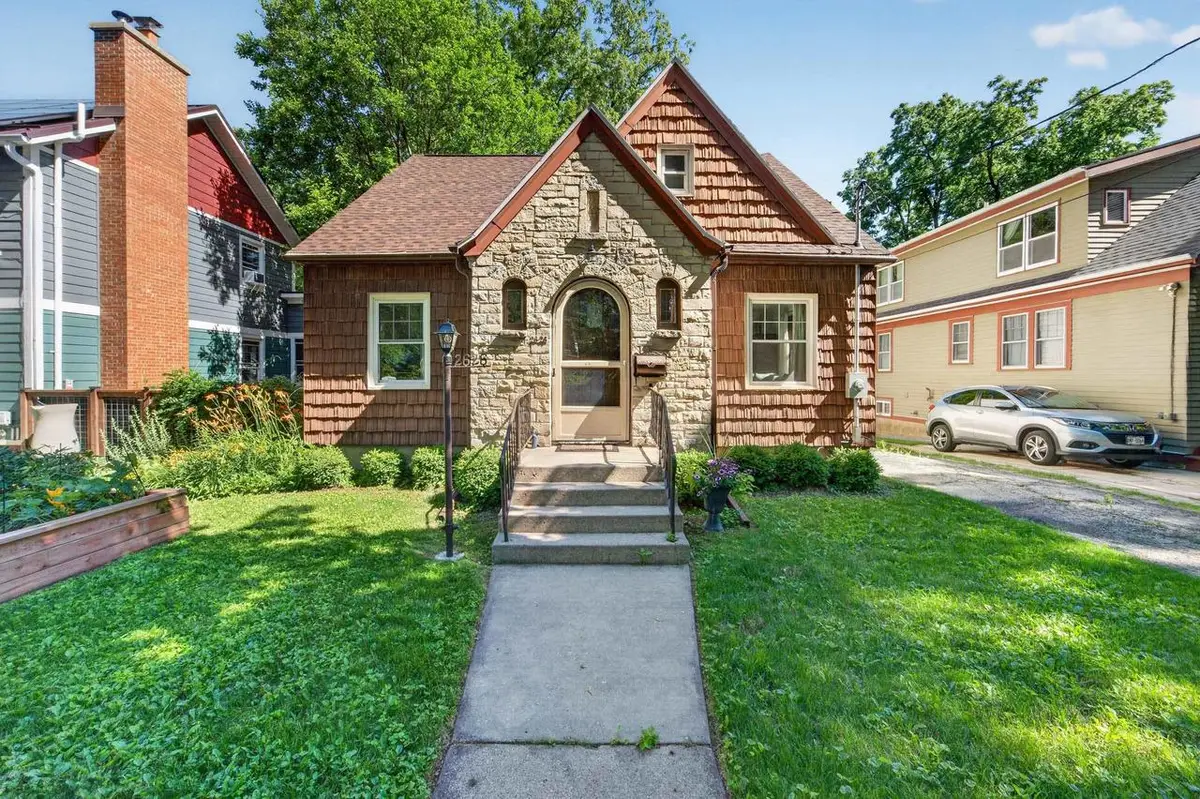 2626 Chamberlain Avenue, Madison, WI 53705 - #1