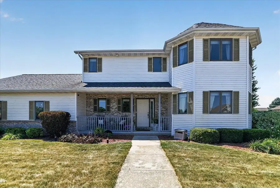 606 Cobblestone Way, Watertown, WI 53094 - #2