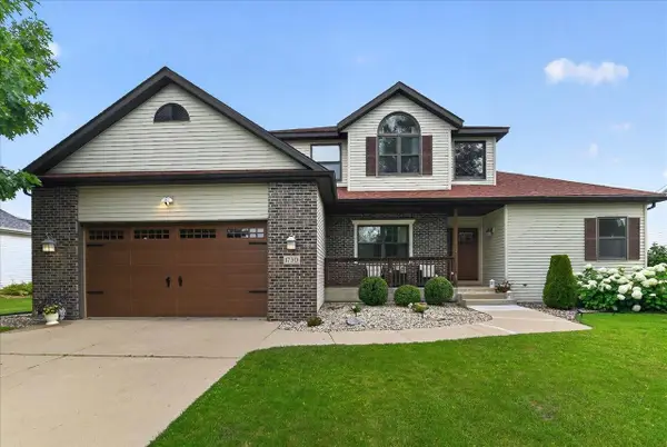 1730 Stonehaven Drive, Sun Prairie, WI 53590