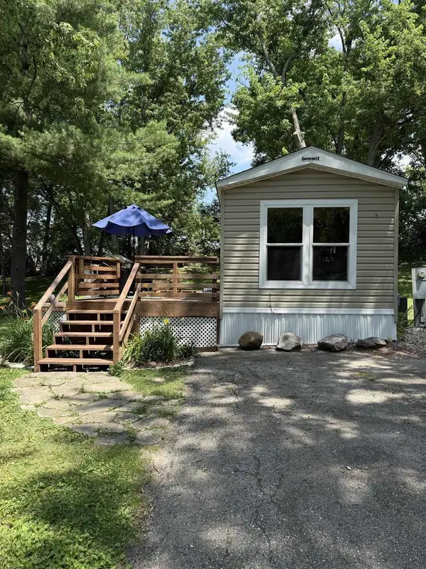 124 Meadow Lane, Edgerton, WI 53534
