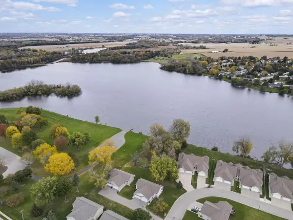 922-932 WATERS EDGE Court, Marshall, WI 53559
