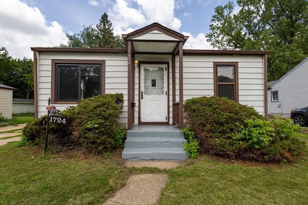 1724 Prairie Avenue, Beloit, WI 53511 - #1