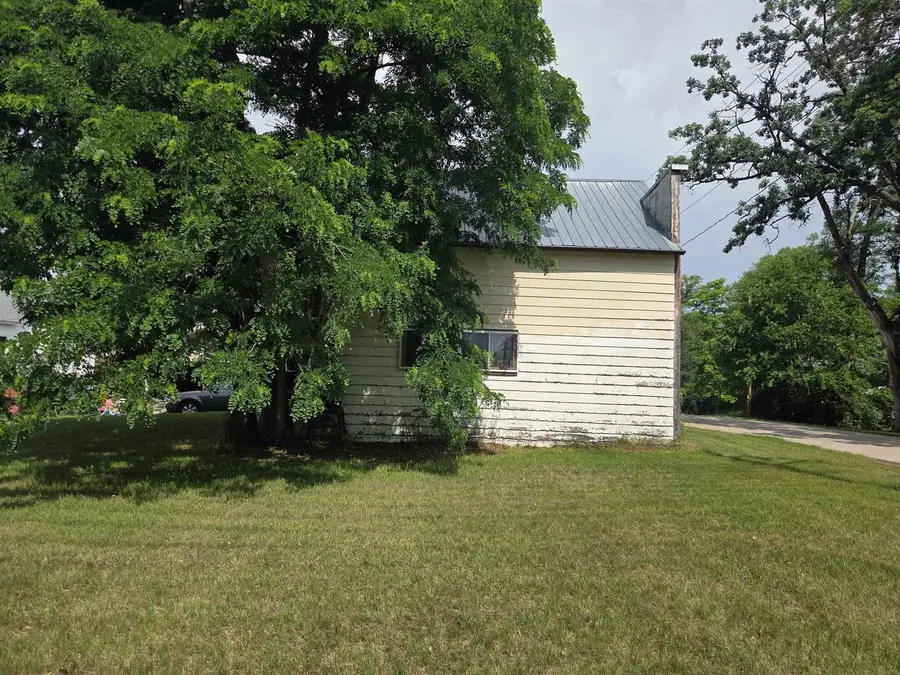 447 N River Drive, Endeavor, WI 53930 - #3