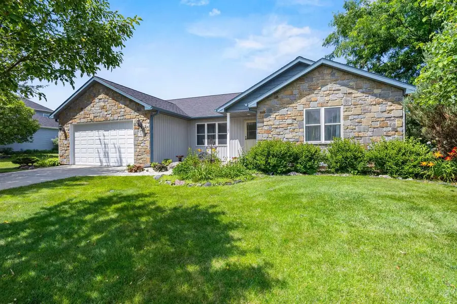 165 Deer Run Drive, Fall River, WI 53932 - #2