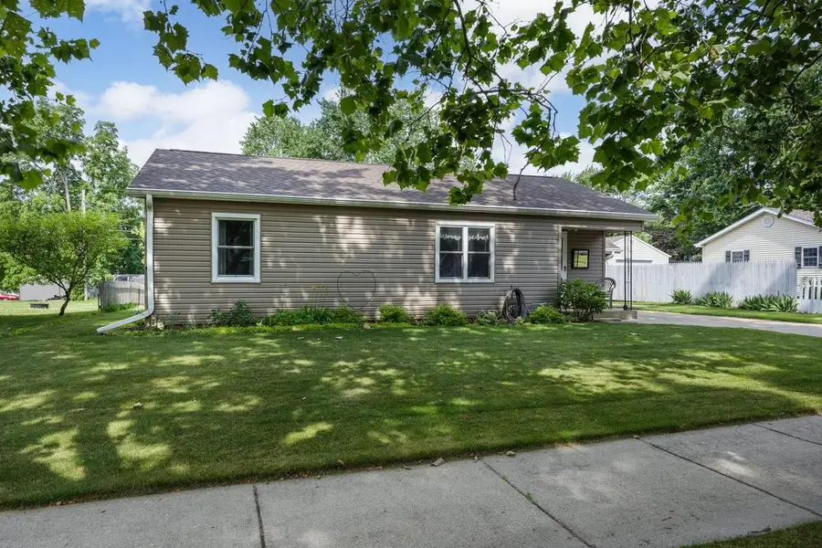 1442 S Marion Avenue, Janesville, WI 53546 - #3