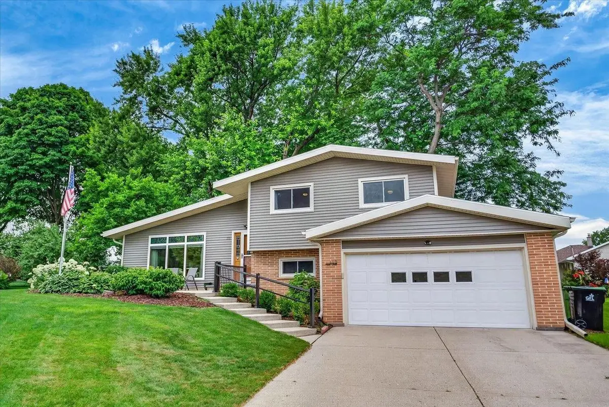 110 Twin Lane, Beaver Dam, WI 53916 - #1