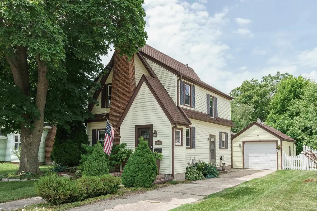 424 S Ringold Street, Janesville, WI 53545 - #1