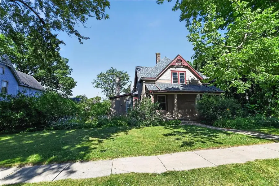 212 S 5th Street, Mount Horeb, WI 53572 - #2