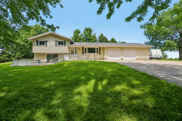 W8560 Hemlock Road, Beaver Dam, WI 53916
