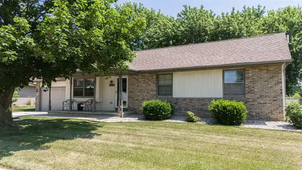 2502 North Wuthering Hills Drive, Janesville, WI 53546