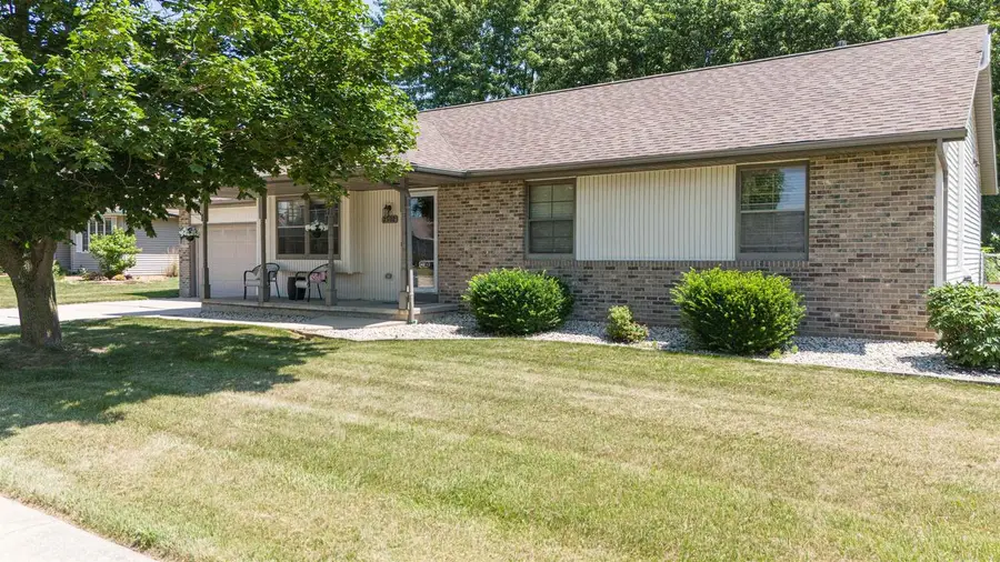 2502 North Wuthering Hills Drive, Janesville, WI 53546 - #3