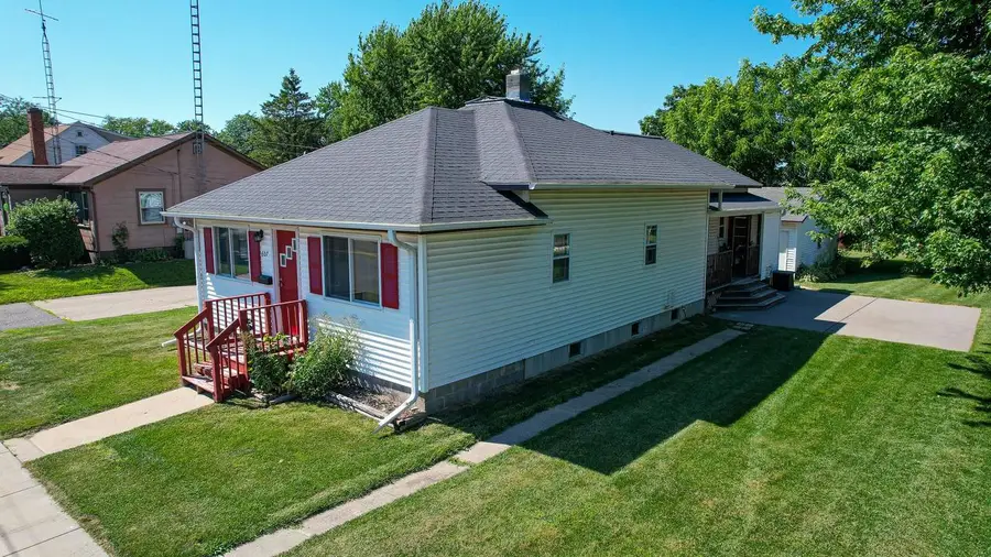 607 W Jackson Street, Tomah, WI 54660 - #3