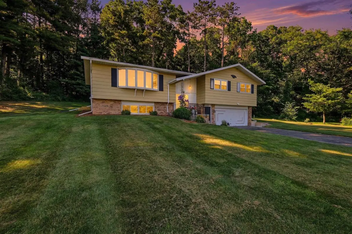 527 Peerless Road, Belleville, WI 53508 - #1