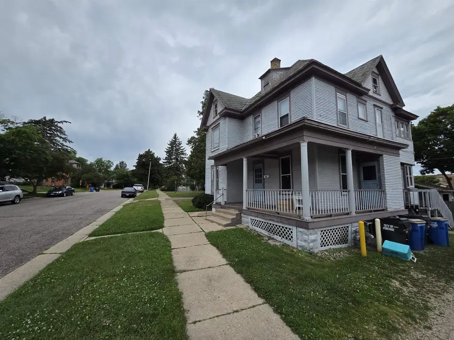 109 W Howard Street, Portage, WI 53901 - #3