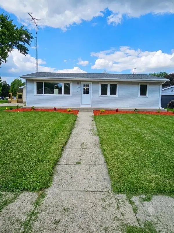 2110 W Memorial Drive, Janesville, WI 53548