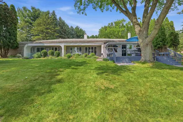 W10019 Spring Road, Fox Lake, WI 53933