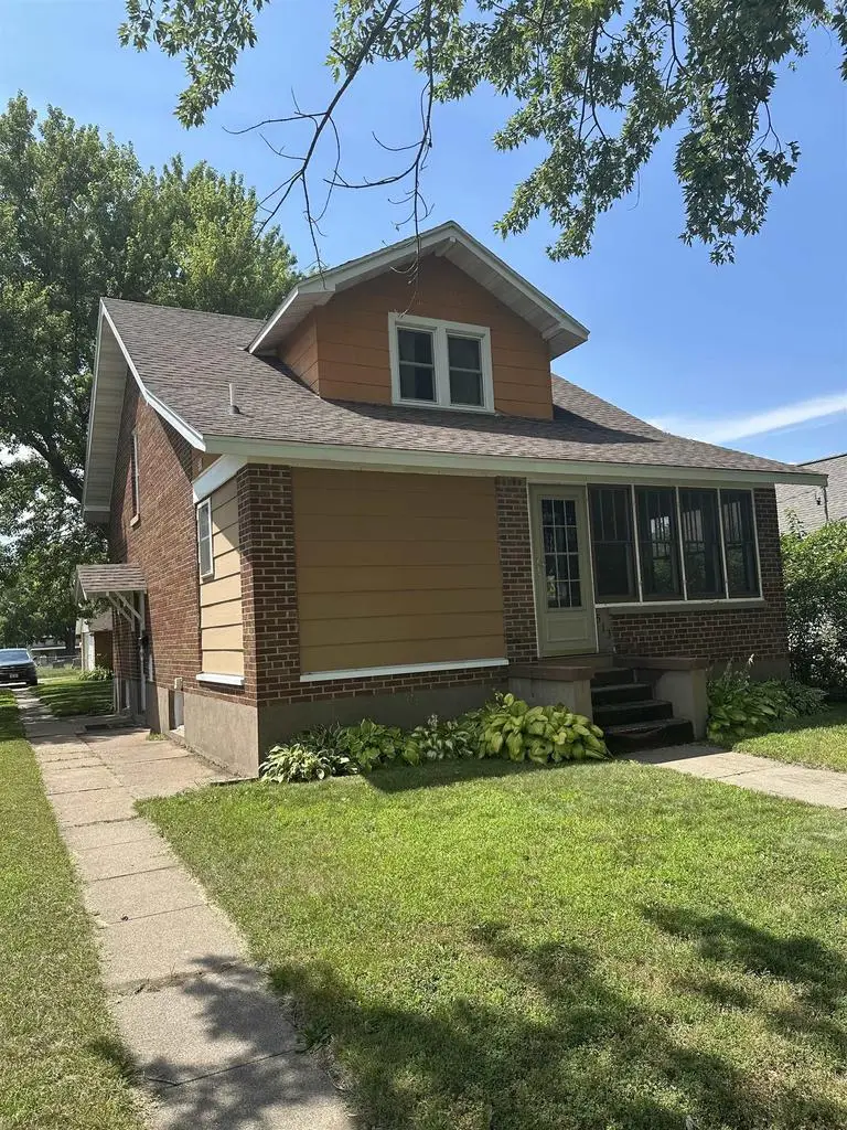 513 N Michigan Street, Prairie Du Chien, WI 53821 - #3