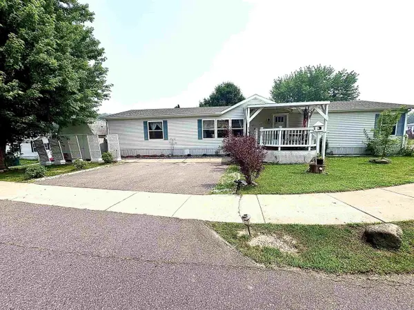 904 Moore Street #471, Baraboo, WI 53913