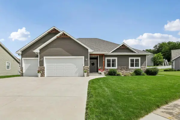 312 Coventry Circle, Johnson Creek, WI 53038