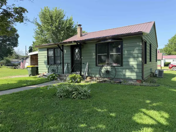 941 S 5th Street, Prairie Du Chien, WI 53821