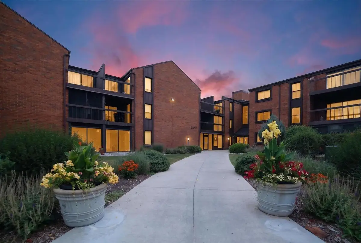 6100 W Stonehedge Drive #209, Greenfield, WI 53220 - #1