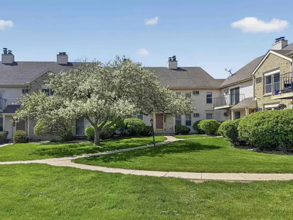6734 Park Ridge Drive #B, Madison, WI 53719