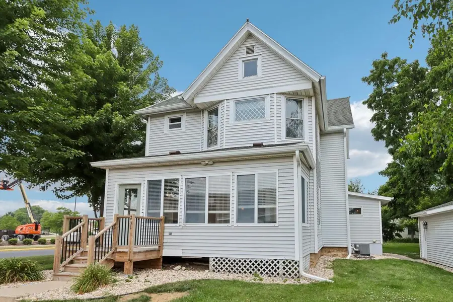 201 E 3rd Street, Waunakee, WI 53597 - #2