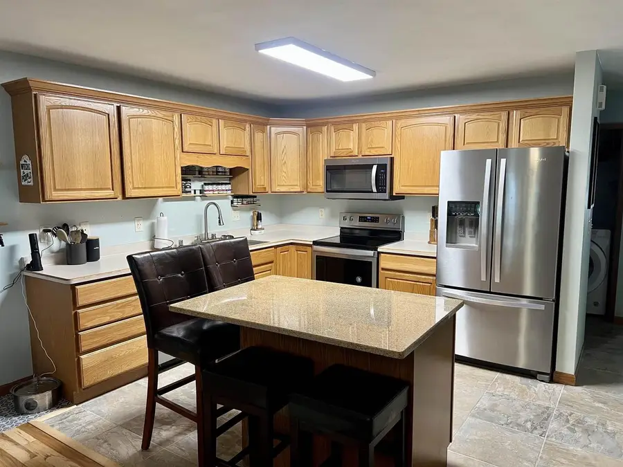 626 Village Lane, Sun Prairie, WI 53590 - #2