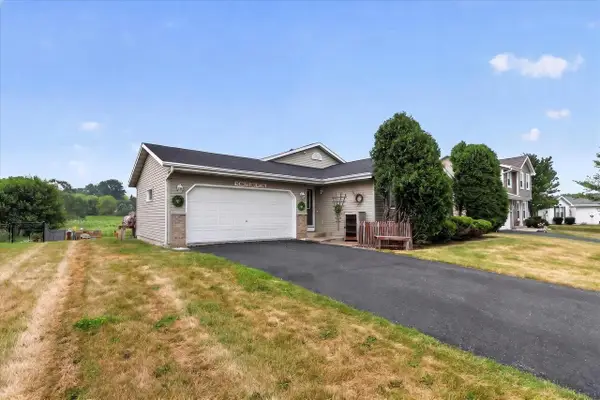 2306 Pine View Lane, Janesville, WI 53546