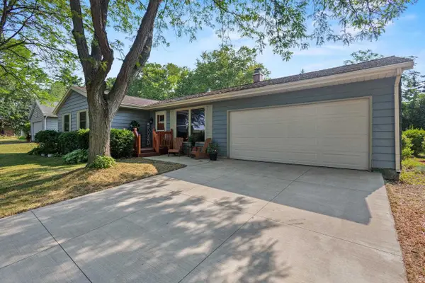 225 COACH HOUSE Drive, Madison, WI 53714