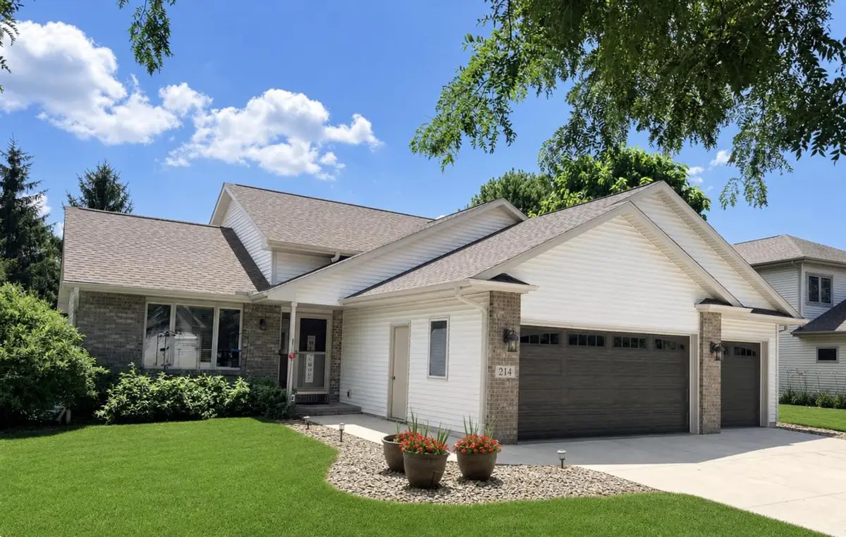 214 Coyle Parkway, Cottage Grove, WI 53527 - #1