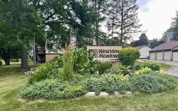 1 Creekside Way #9, Madison, WI 53717