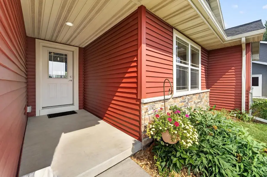 716 Holy Cross Way, Madison, WI 53704 - #2