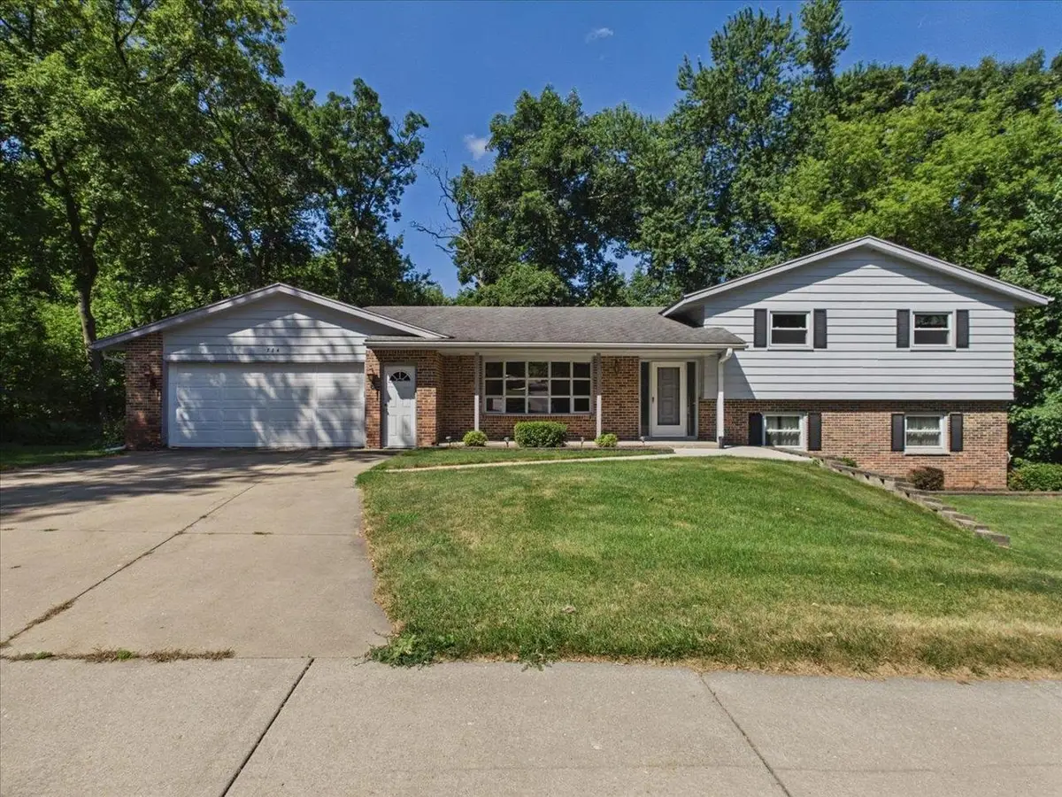 784 N Musket Ridge Drive, Sun Prairie, WI 53590 - #1