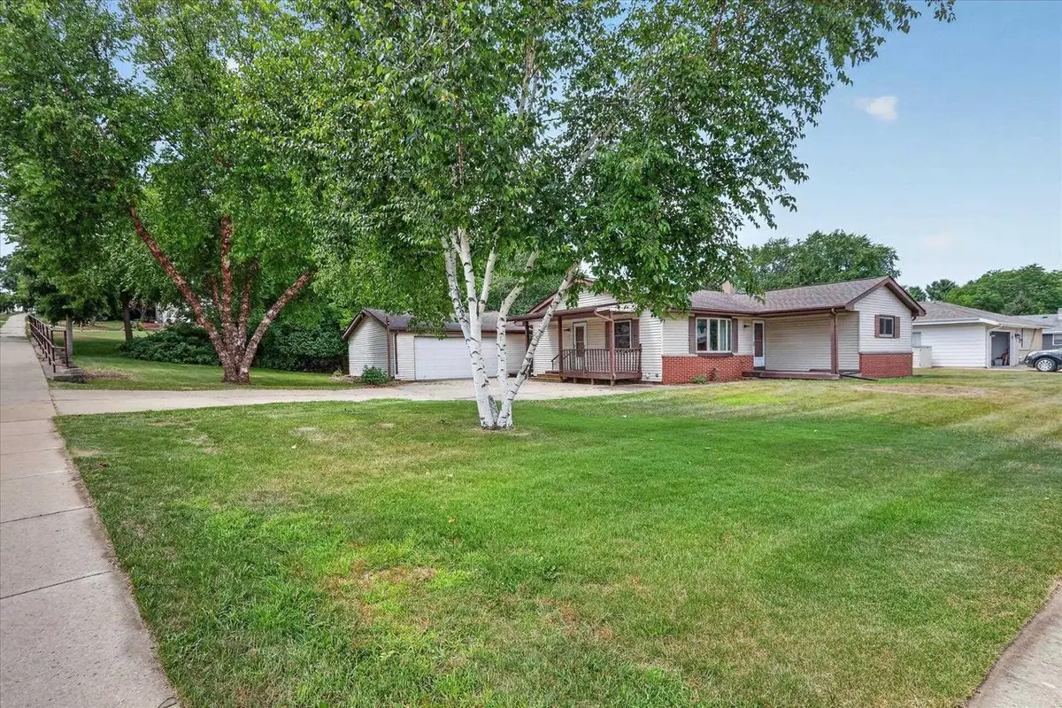 4 S Wright Road, Janesville, WI 53546 - #1