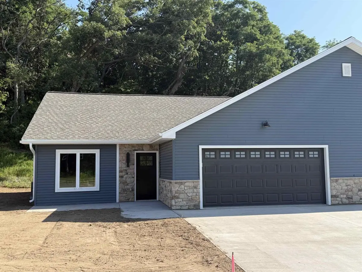 1083 Rusalka Circle, Reedsburg, WI 53959 - #1