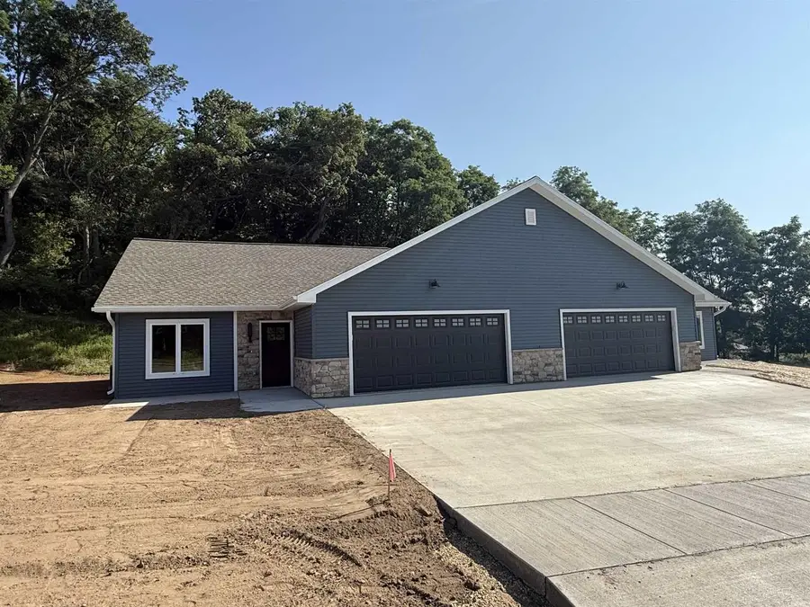1083 Rusalka Circle, Reedsburg, WI 53959 - #2