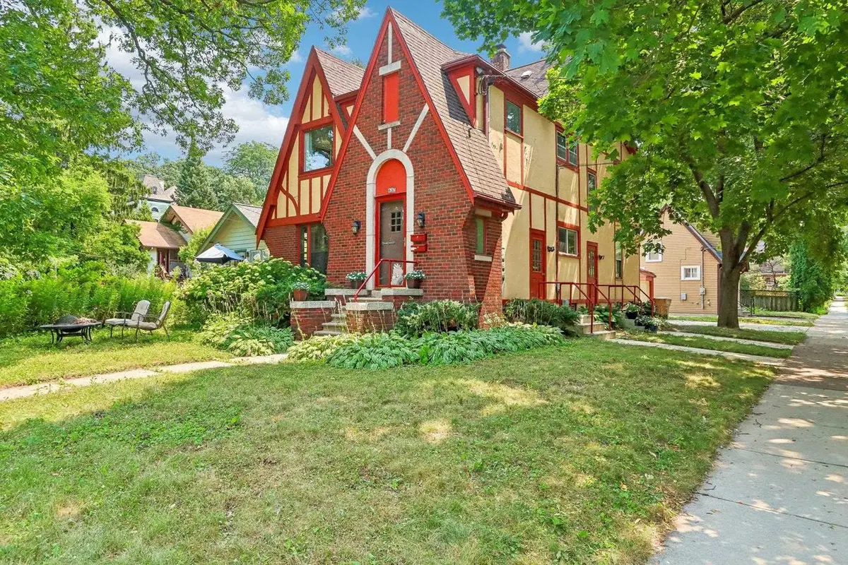 637 W Lakeside Street, Madison, WI 53715 - #1