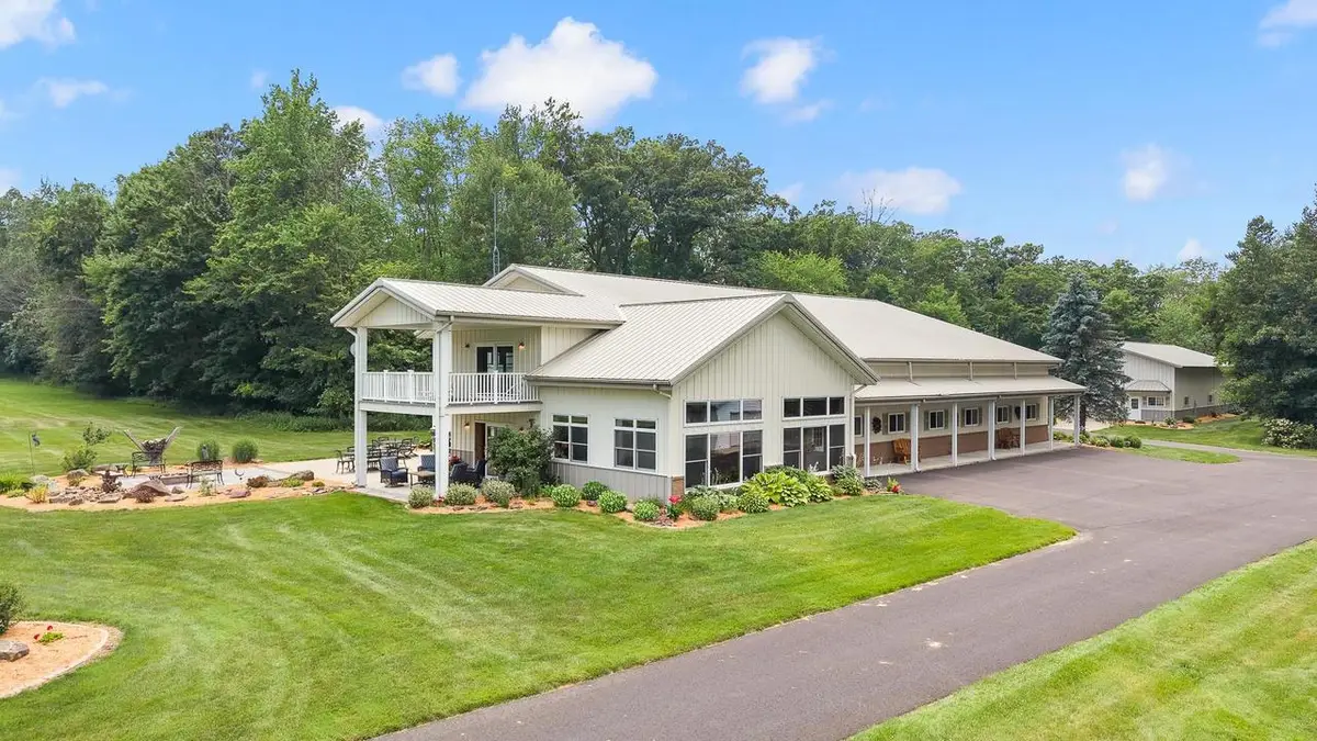 E6789 Loop Road, Reedsburg, WI 53959 - #1