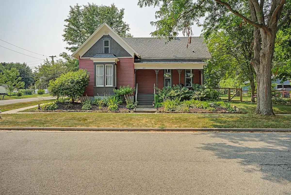 819 1st Street, New Glarus, WI 53574 - #1