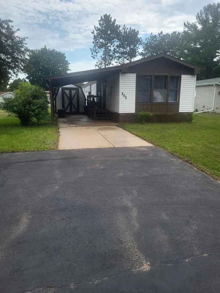 3325 Pierce Avenue #202, Marinette, WI 54143 - #1