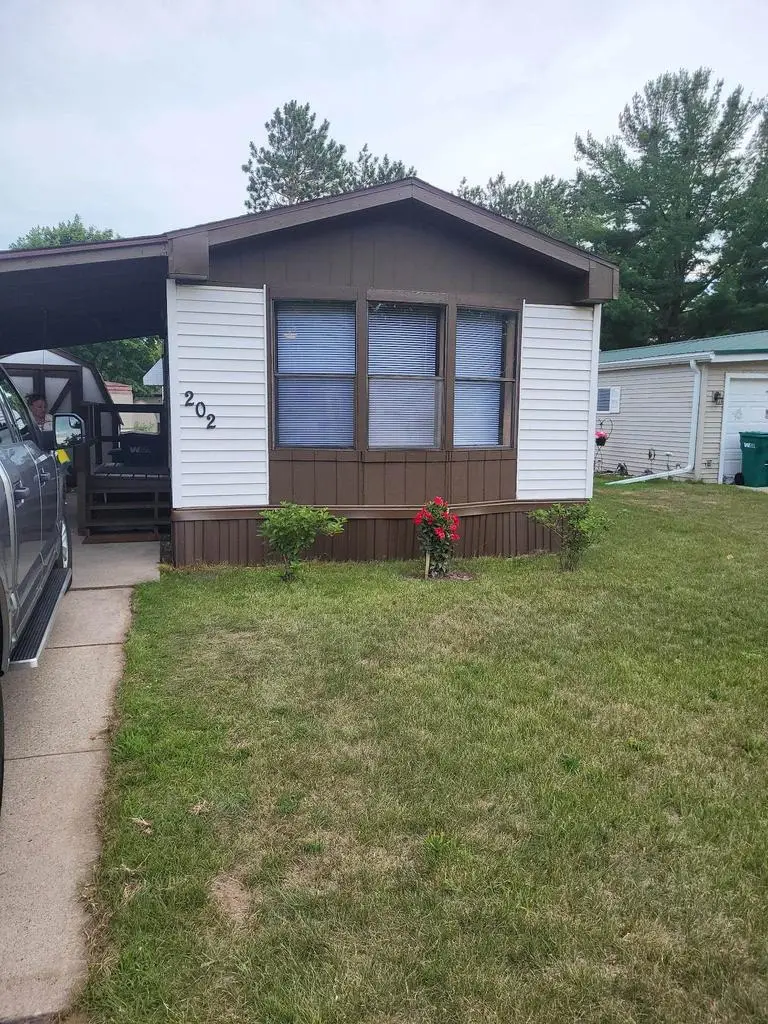 3325 Pierce Avenue #202, Marinette, WI 54143 - #2