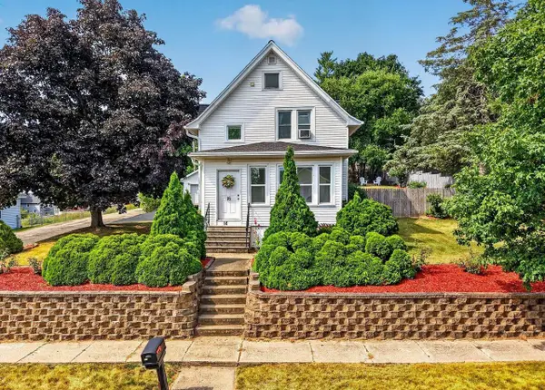 16 Legreid Street, Deerfield, WI 53531