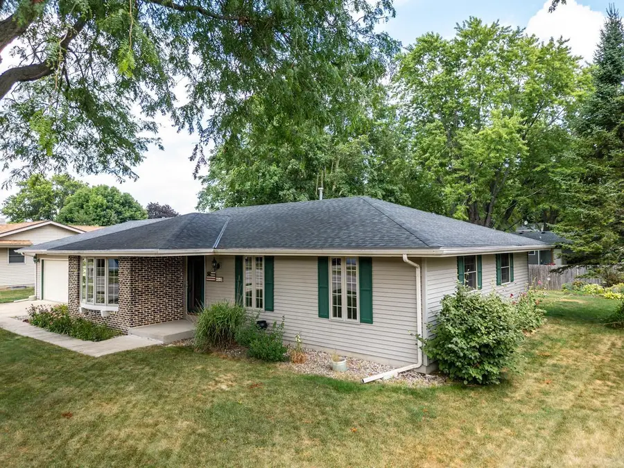 842 N Wright Road, Janesville, WI 53546 - #2