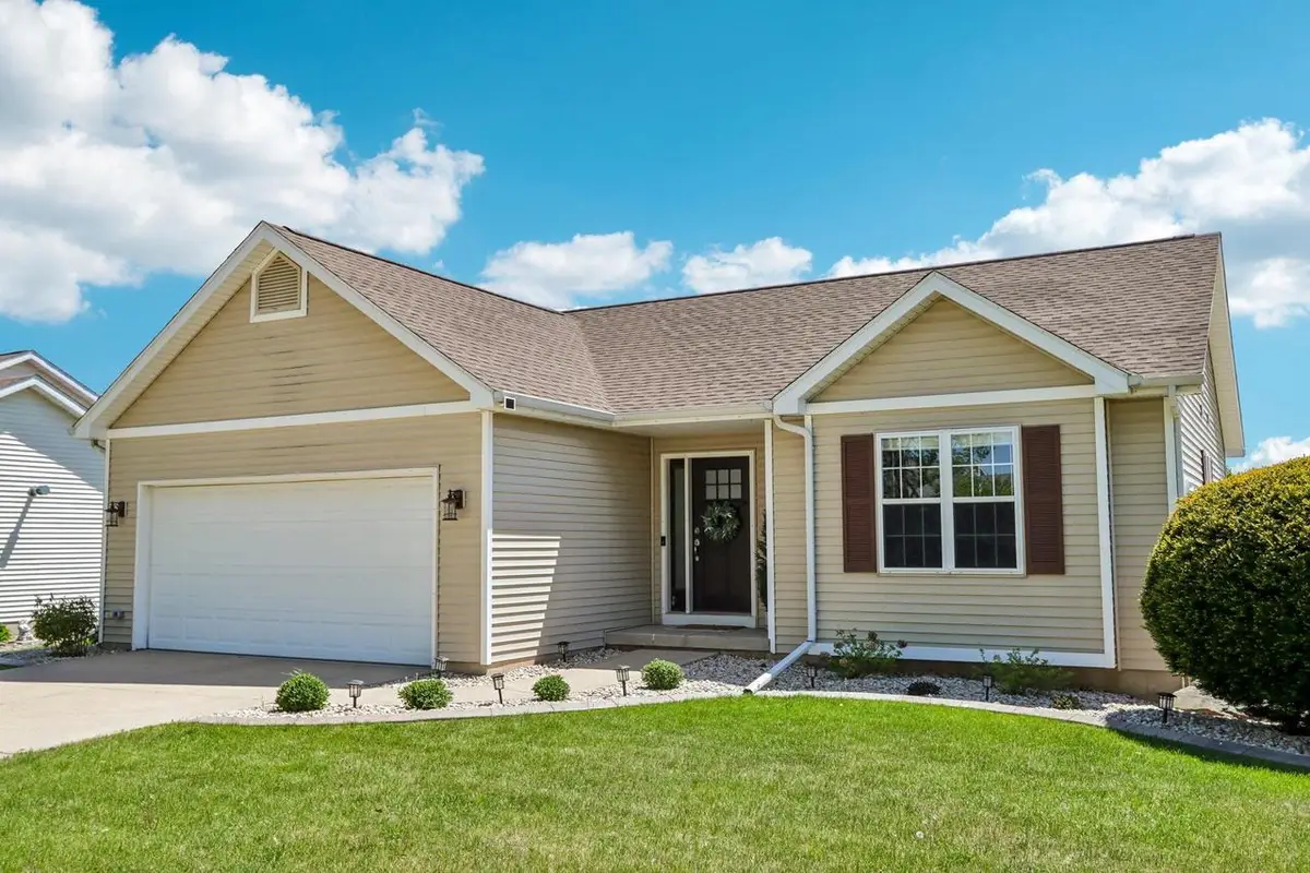 809 Brookstone Crest, Mount Horeb, WI 53572 - #1
