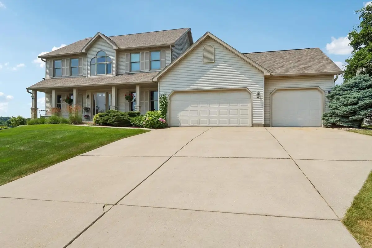 8437 Ellington Way, Middleton, WI 53562 - #1