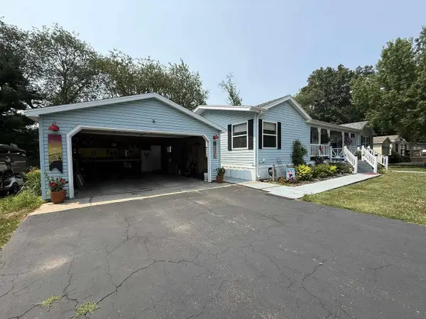 80 Meadows End Street, Wisconsin Dells, WI 53965