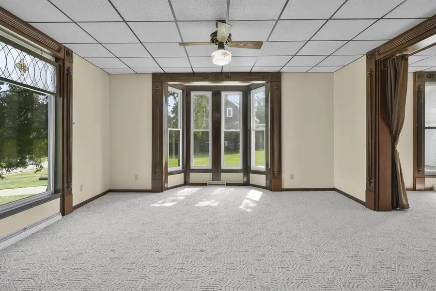 209 W Walnut Street, Dodgeville, WI 53533 - #3