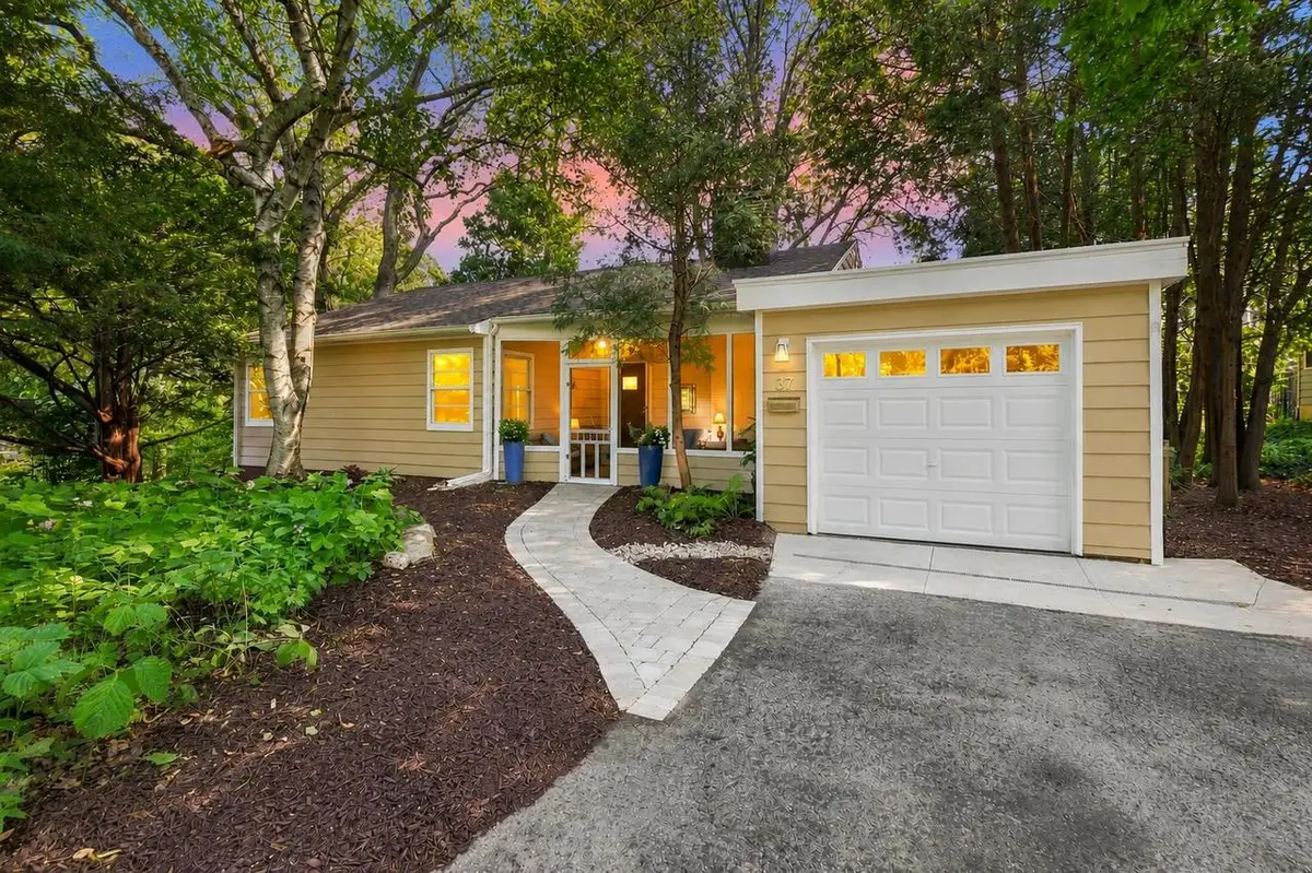 37 Hiawatha Circle, Madison, WI 53711 - #1